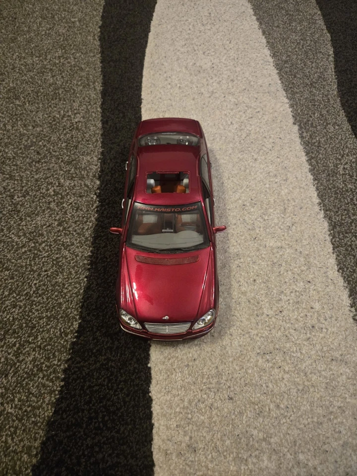 Mercedes-Benz Clase S W220 Diecast Modelo Rojo/Borgoña Escala 1:18 Sin Caja Foto 1 de 3