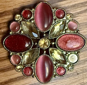 Vintage LC Liz Claiborne Brooch UV Reactive Glowing Stones Pink Costume Jewelry - Picture 1 of 4
