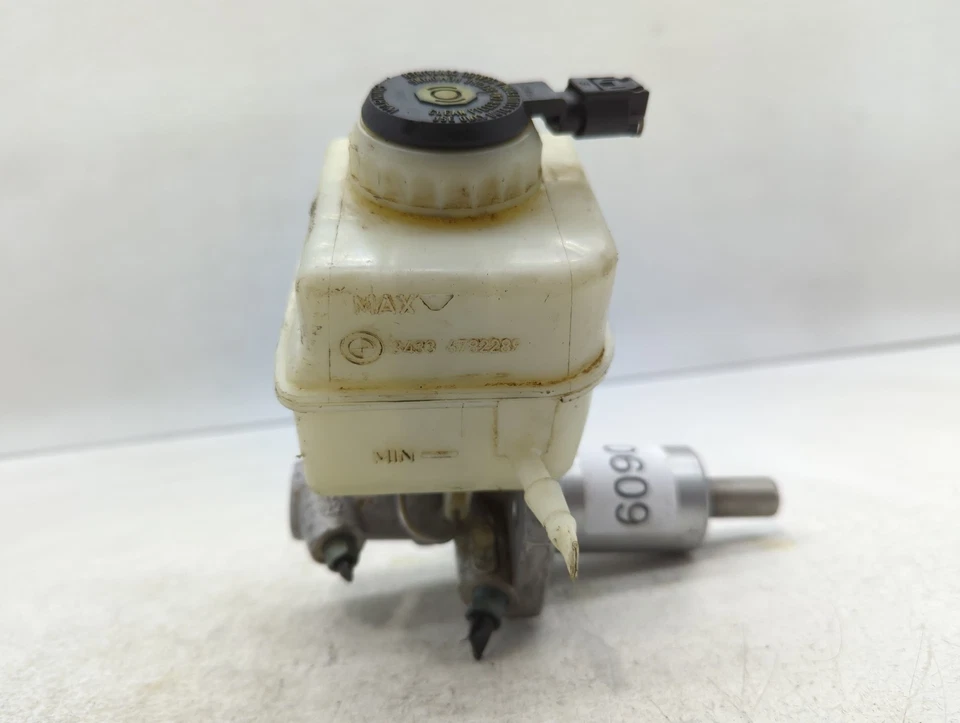 Главный тормозной цилиндр 2011-2016 Bmw 535i D7XMN - Изображение 1 из 4