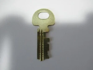 Automatic Electric 3 slot payphone upper housing Key 29S - Picture 1 of 2
