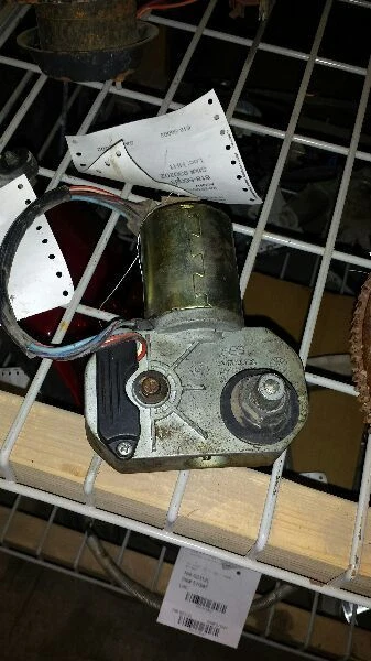 Двигатель заднего стеклоочистителя подходит для 86-91 GV 655612 - Изображение 1 из 1