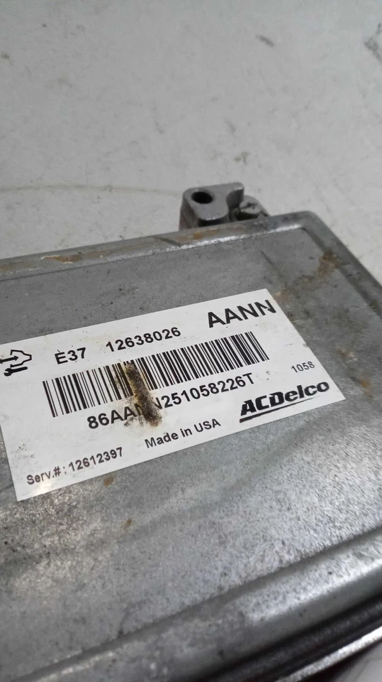 Chevrolet Malibu 2011 módulo de control del motor ECM 2,4 L negro OEM 484375 Foto 1 de 3