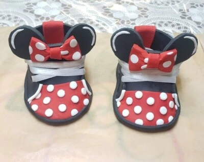 Zapatos de bebé 3D Minnie Mouse 5" fondant pasta de goma adorno de pastel baby shower cumpleaños  Foto 1 de 4