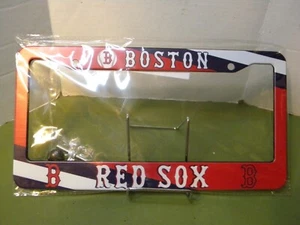Nueva cubierta de etiqueta con marco de matrícula negra Boston Red Sox con herrajes - Imagen 1 de 3