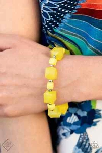 Paparazzi "Trendsetting Tourist"Solid & Opaque Yellow Cube Bead Stretch Bracelet - Picture 1 of 2