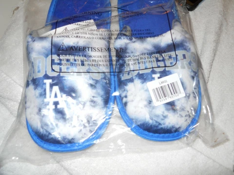 Dodgers NWT official merchandise women's scuff slippers L (US 9-10) baseball MLB Cover