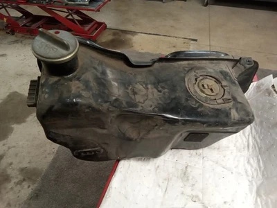 Tanque de gasolina Honda Goldwing Gl1100 con tapa y sensor de combustible 1980-82 Foto 1 de 4