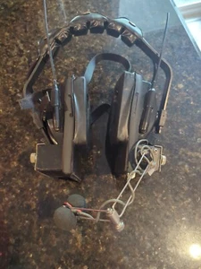 Earmark Series 4 Headset CH 23. We have multiple headsets posted - Picture 1 of 9