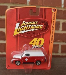 AMBULANCIA CHEVY Johnny Lightning 1950 celebrando 40 años - Imagen 1 de 3