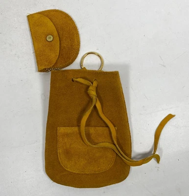 Cartera BUXTON de gamuza de cuero de vaca con cordón de cuero marrón mostaza tostado Foto 1 de 4
