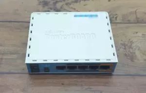 MikroTik Hap RB951UI-2ND Routerboard 5 Port - Bild 1 von 8