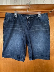 Apt 9 denim shorts size 16 Vintage - nice condition - blue denim - Picture 1 of 2