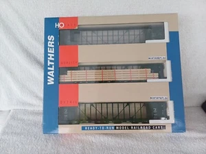 Walthers HO 932-34101 72' Centre Beam Flat Car Triple Pack British Columbia - Picture 1 of 7