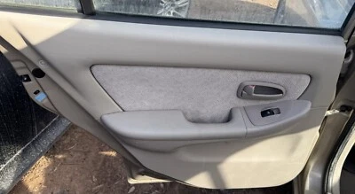 Оригинальная отделочная панель задней левой внутренней двери со стороны водителя для Hyundai Elantra 2004-2006 годов выпуска - Изображение 1 из 4