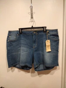 NWT Revolt Women's Faded Blue Jean Denim Shorts Sz 22W-Studded Pockets Casual - Picture 1 of 5