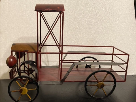 Decorative Painted Metal Truck Tabletop Display/Storage Basket Cover