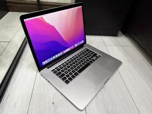 Apple MacBook Pro Retina 15.4" Mid 2015 256GB SSD 16GB Ram 2.2GHz Intel Core i7 - Picture 1 of 17