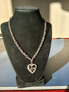 Guess heart necklace with Rhinestones includes chain - Picture 1 of 3