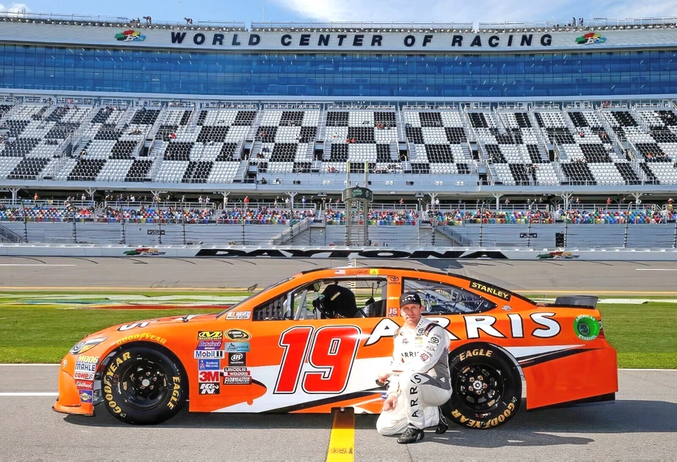 Cartel brillante impresión fotográfica Carl Edwards NASCAR 2016 Daytona 500 13"x19" Foto 1 de 1