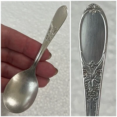 Vintage Wm Rogers Silverplate Baby Spoon 1934 Burgundy/Champagne Pattern NO Mono - Изображение 1 из 4