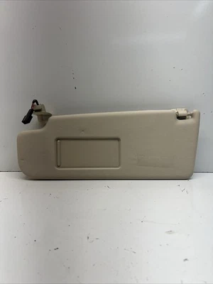 Parasol delantero izquierdo Volkswagen Jetta Sportwagen 2010-2014 OEM. Foto 1 de 4