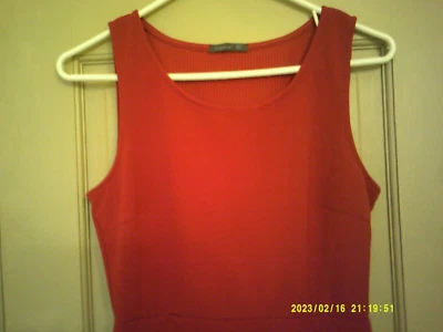 Vestido marca soprano para dama, talla M. Color rojo Foto 1 de 3