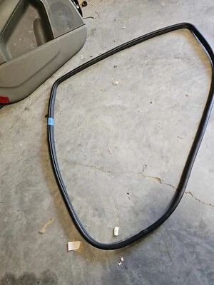 Sello de puerta trasera izquierda Kia Sportage 2014 Foto 1 de 2