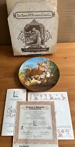 EDWIN KNOWLES CHINA - SIGNS OF LOVE COLLECTION 'A WATCHFUL EYE' DECORATIVE PLATE - Picture 1 of 4