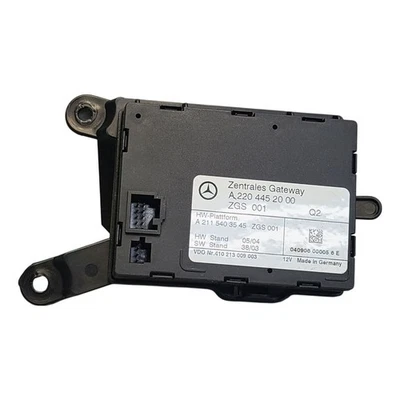 Mercedes SL500 R230 Gateway Module A2204452000 - Image 1 of 4