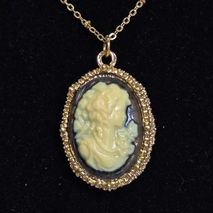 Collar camafeo tono dorado, retrato negro/crema, cadena de 19" - Imagen 1 de 11
