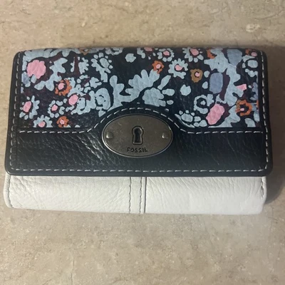 Cartera de muñeca Fossil colorida floral de cuero con cremallera pequeña para mujer Foto 1 de 4