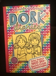 Dork Diaries 12 : Tales from a Not-So-Secret Crush Catastrophe by Rachel... - Bild 1 von 2