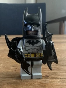 LEGO Batman Light Gray Suit Classic Minifigure Minifig 7779 7780 7782 Nice - Picture 1 of 5