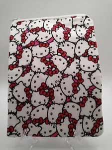 Handmade small zipper bag made with Hello Kitty Licensed fabric - Picture 1 of 1