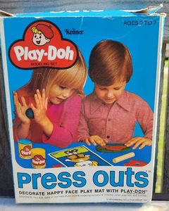 Juego completo vintage 1973 Play-Doh Press Outs Girl  - Imagen 1 de 4