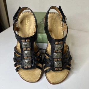 Clarks Artisan Brisk Freesia Sandale schwarz Größe 6 M Stil # 64010 neu im Karton - Bild 1 von 13