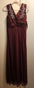 Scarlett Long V-Neck Dress Style S284340 Color Merlot Women's Size 2 NWT $120 - Picture 1 of 11