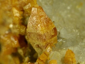 WULFENITE from Mezica, Slovenia *  VERY NICE SPECIMEN  * 7,3 cm - Picture 1 of 7