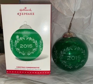 2015 Hallmark WEIHNACHTEN GEDENKMÜNZE #3 grüne Kugel/Kugel Andenken Ornament - Bild 1 von 8