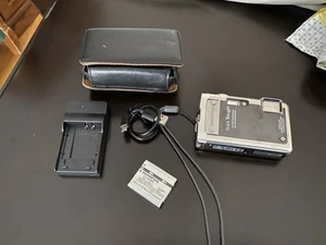 Olympus Stylus Tough 8010 Waterproof Digital Camera, Battery, Case, Charger - Picture 1 of 3