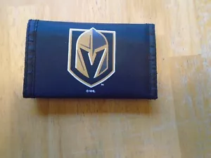 (1) Lote de billetera de nailon triple triple Las Vegas Golden Knights - Imagen 1 de 4