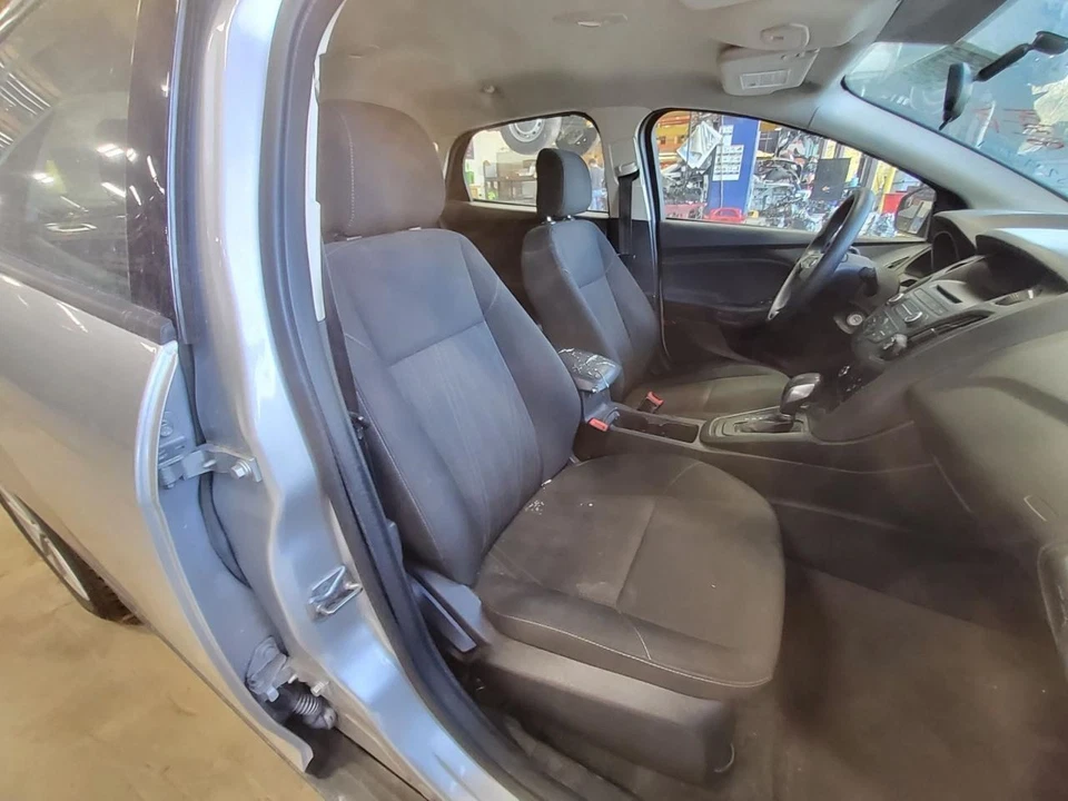 Passenger Front Seat Bucket  Cloth Manual Fits 15-18 FOCUS 511474 - Изображение 1 из 1