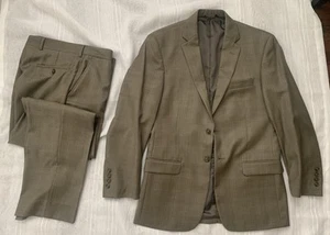 Jos A Bank Men Slim Fit Classic Collection 2 Pc Suit Size 39 R W 33-30 70% Wool - Picture 1 of 11