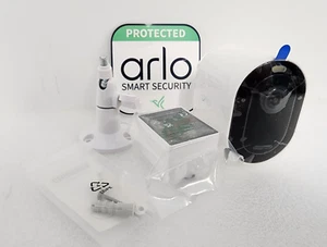 Arlo Pro 4 + fotocamera aggiuntiva batteria con attacco faretto senza fili, NUOVO - Foto 1 di 7
