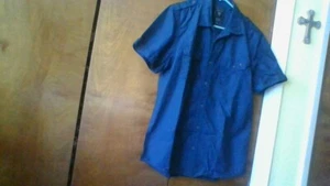 Guess Size M Button-Up Collared Short Slv Shirt Dark Navy Blue Logo-Slv 2-Pocket - Picture 1 of 24