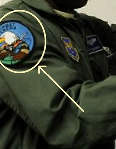 COMCAM COMBAT CAMERA velkrö SHOULDER SLEEVE INSIGNIA: Eyes of The Eagle (color) - Picture 1 of 12