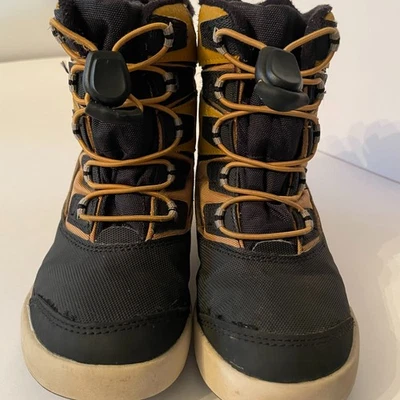 Bota impermeable Merrell Snow Bank 3.0 para niños pequeños talla 11 propiedad anterior Foto 1 de 4