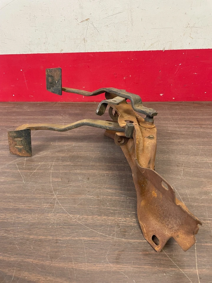 Buick Skylark 1965 1966 4 velocidades embrague pedal montaje 225 Foto 1 de 4