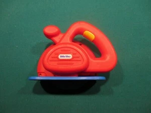 Vintage Little Tikes rot & blau Elektrowerkzeug Kreissäge (macht Geräusche) - Bild 1 von 1