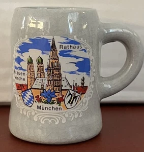 Tazza vintage Frauenkirche München Rathaus 2” Monaco Germania souvenir mini pietra - Foto 1 di 7